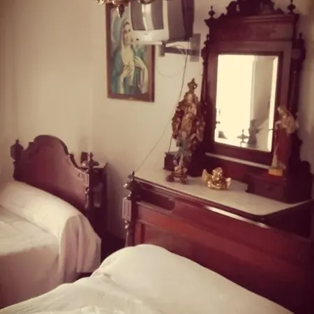 Solar N.s. Aires * Costa da Caparica