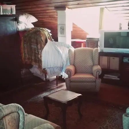 Quarto em Acomodações Particulares Solar N.s. Aires Costa da Caparica