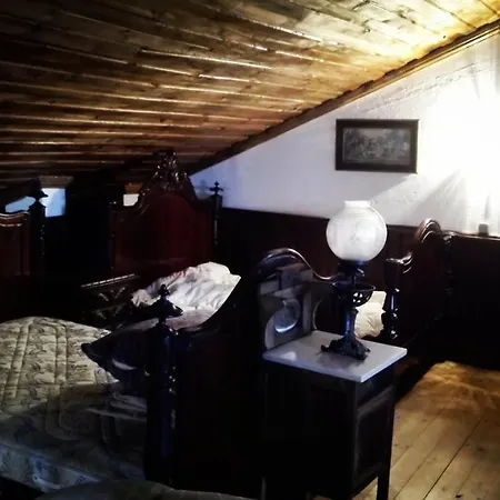 Quarto em Acomodações Particulares Solar N.s. Aires *
