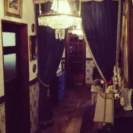 Quarto em Acomodações Particulares Solar N.s. Aires Costa da Caparica